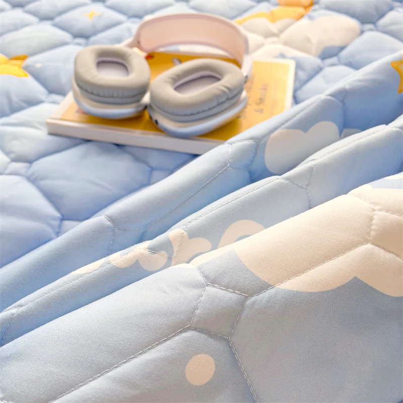 New Skin Friendly Bed Cover Soybean Anti-bacterial Waterproof Plus Cotton Print Mattress 360 Degrees with Elastic Wrap 200x220