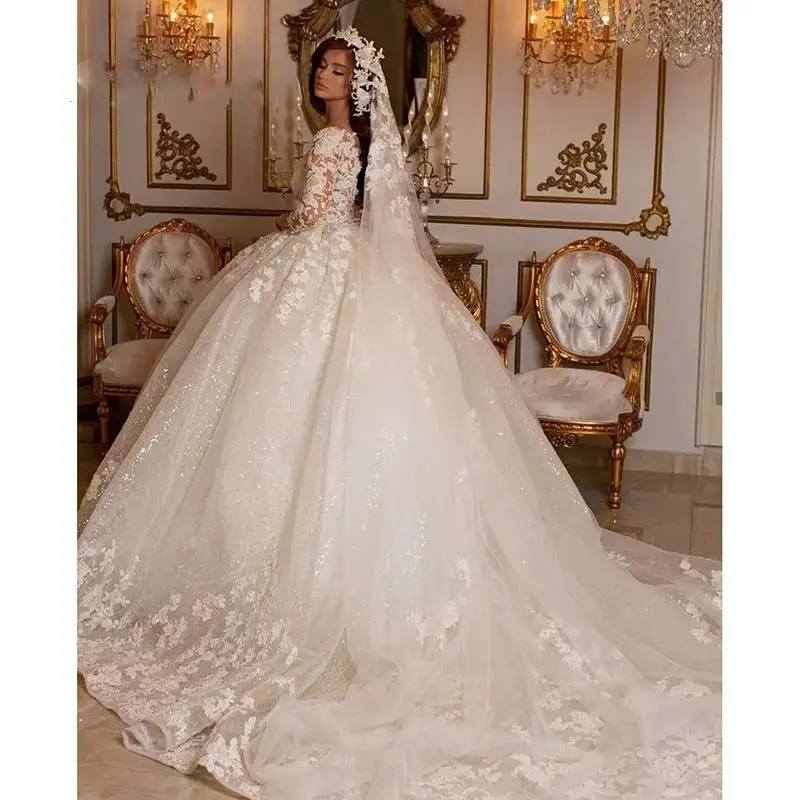 2023 New Retro Lace Wedding Dresses Princess Ball Gown Beading Bridal Gowns Shinny Long Sleeves Ivory Dubai Marriage Court Train