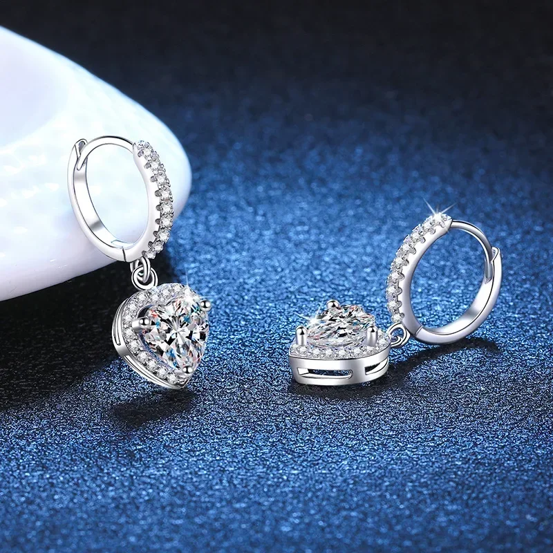 

Изысканные серьги-подвески из платины PT950 в форме сердца, классические, с блестящим муассанитом огранки «сердце» 2 карата, для женщин