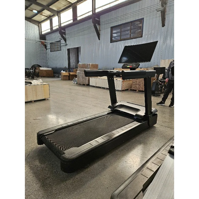 YTYIN LZX-L30T جهاز سير تجاري متعدد الوظائف مع شاشة منحنية ومحرك تيار متردد للبيع