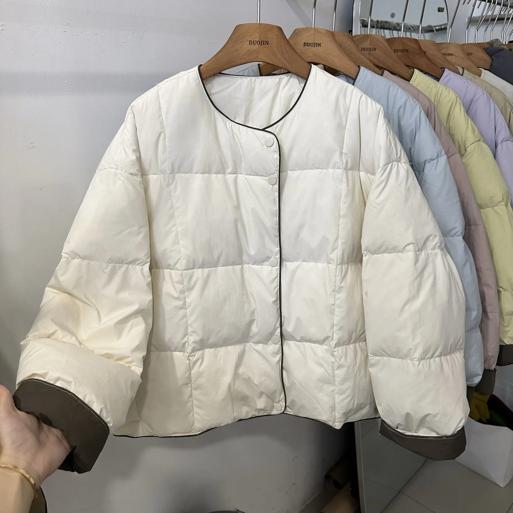 

Корейский стиль, хлопковая куртка с контрастными манжетами и круглым вырезом для женщин, осень-зима 2026, новое утолщенное пальто