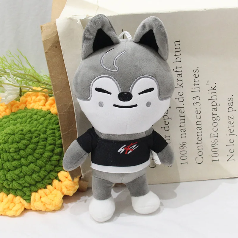 جديد SKZOOStray KidsT تي شيرت أفخم دمية حقيبة سلسلة مفاتيح قلادة المفاتيح السلع الهدايا الطرفية