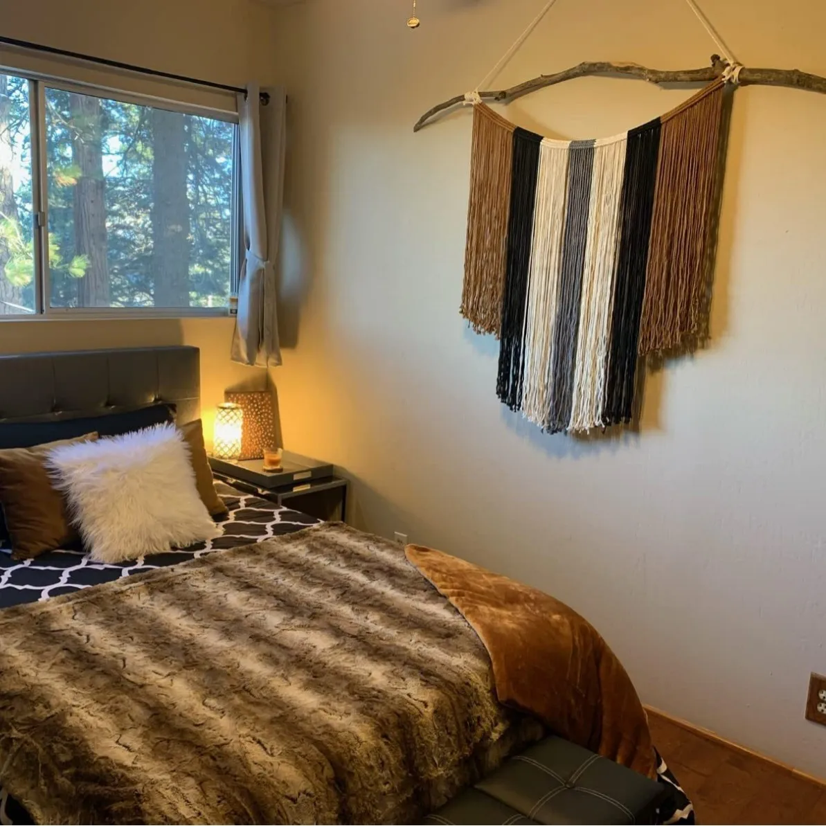 1.2x1.2m Nordic-style Home Decor Wall Hanging. Hand-woven Cotton Rope Tapestry Fringes. Bedroom Background Curtain.