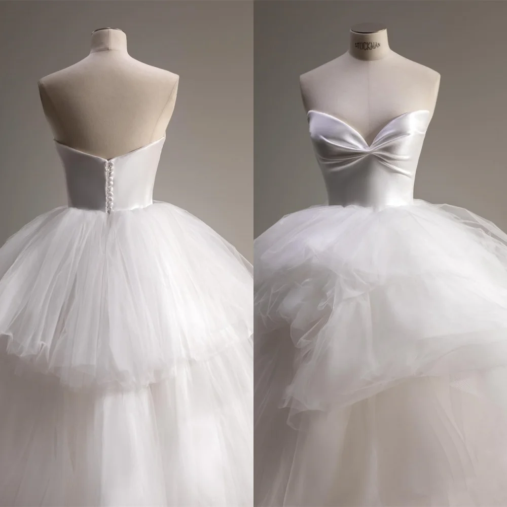 

Customized Simple White Tulle Prom Dress Modern Strapless Sleeveless Wedding Dress Luxury Sweep Train Ruched Bridal P