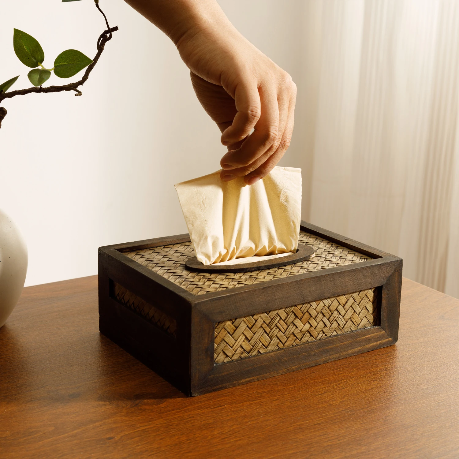 

Solid wood bamboo woven tissue box home living room desktop storage box creative new Chinese paper box