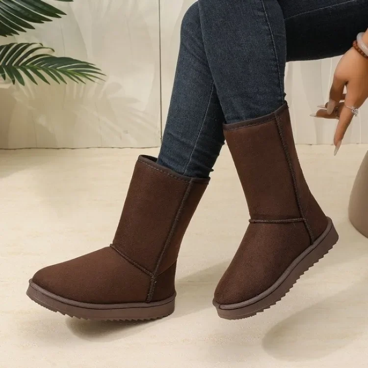 Klassische Damen-Winterstiefel, kniehoch, flach, warm, mit runder Spitze, zum Hineinschlüpfen, für kaltes Wetter. – Detail 3