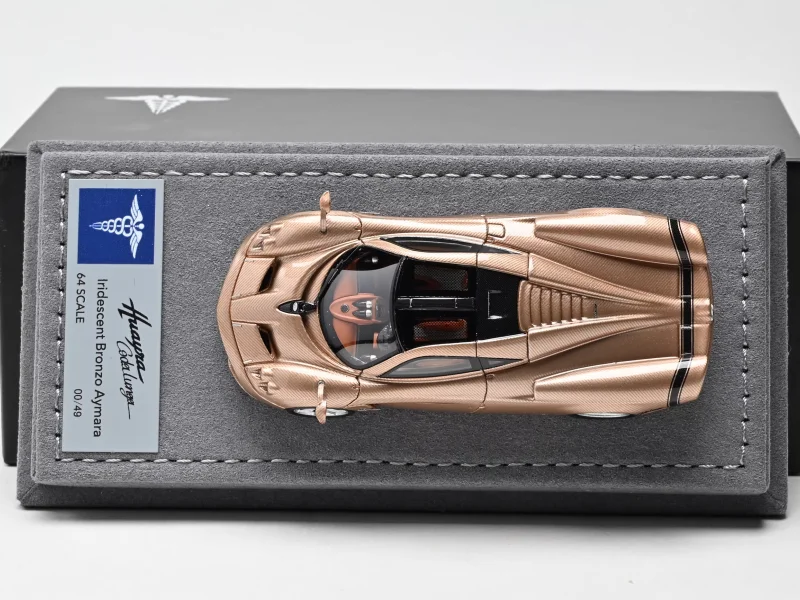 Op voorraad, HERMES 1:64 Hua Ya R lange staart blauwe carbon matte ijsblauwe gepolariseerde groene hars simulatie automodel, decoratie voor volwassenen