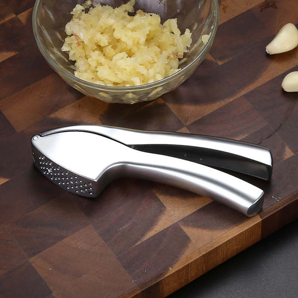 Garlic Presser Garlic Crusher Detachable for Easy Cleaning Super Easy To Use with Easy-Squeeze Ergonomic Handle for Fine Garlic