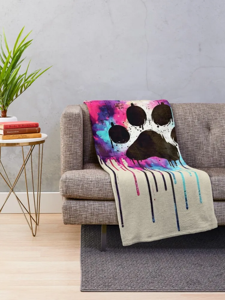 Dog paw print Vibrant Heart and Paw Print Art, Expressive Love and Pet Bonding Symbol, unconditional, love, minima Throw Blanket