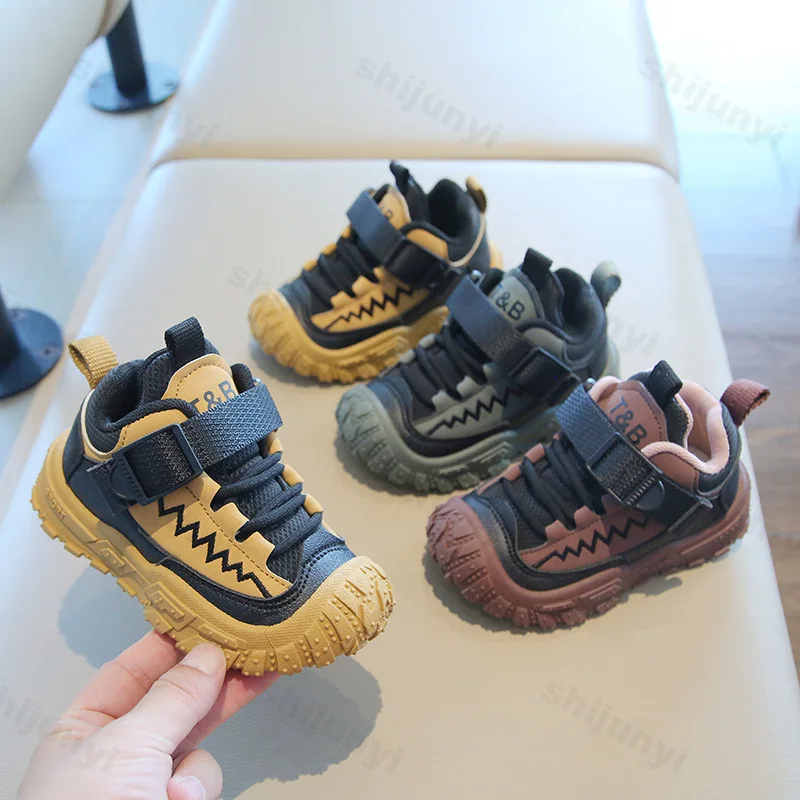 

2025 Winter Boys' Retro Color Blocked Low Top Thick Sole Shoes Childrens' Fashion Versatile Comfortable Non Slip Chunky Sneakers