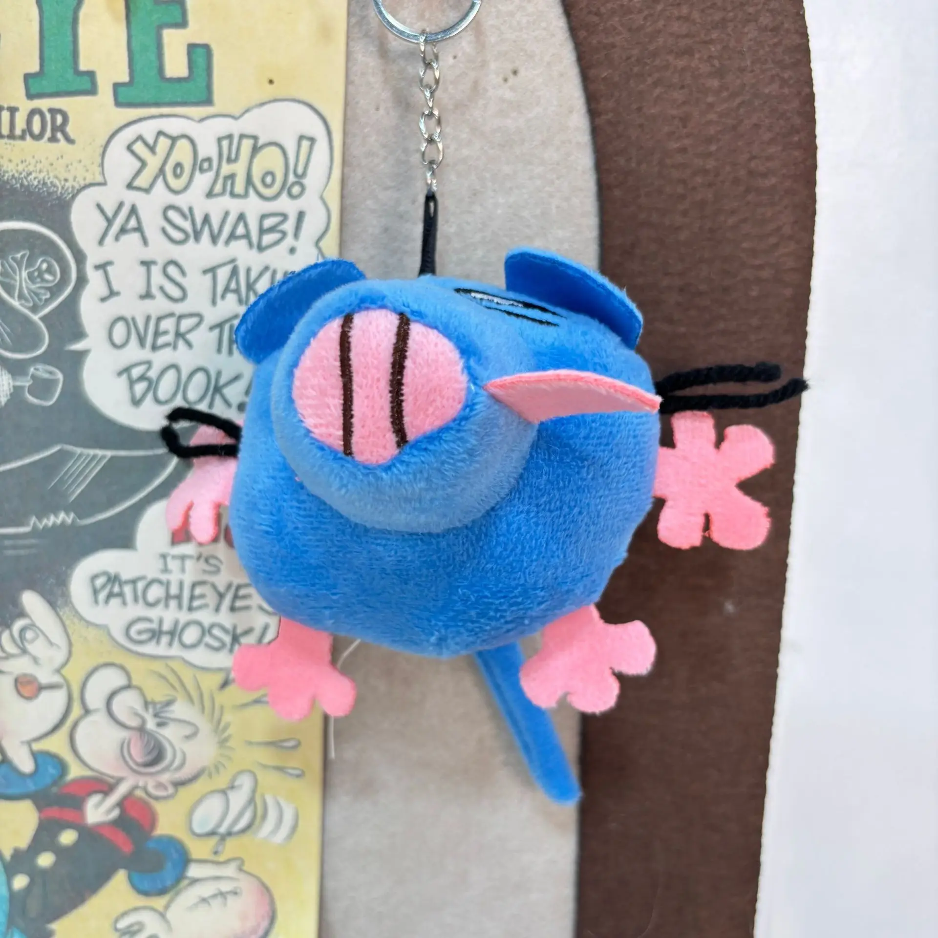 Lindo Anime ratón azul voz divertida muñeco de peluche llavero colgante abstracto parodia bolsa de regalo encanto decoración realista ratón llavero de felpa