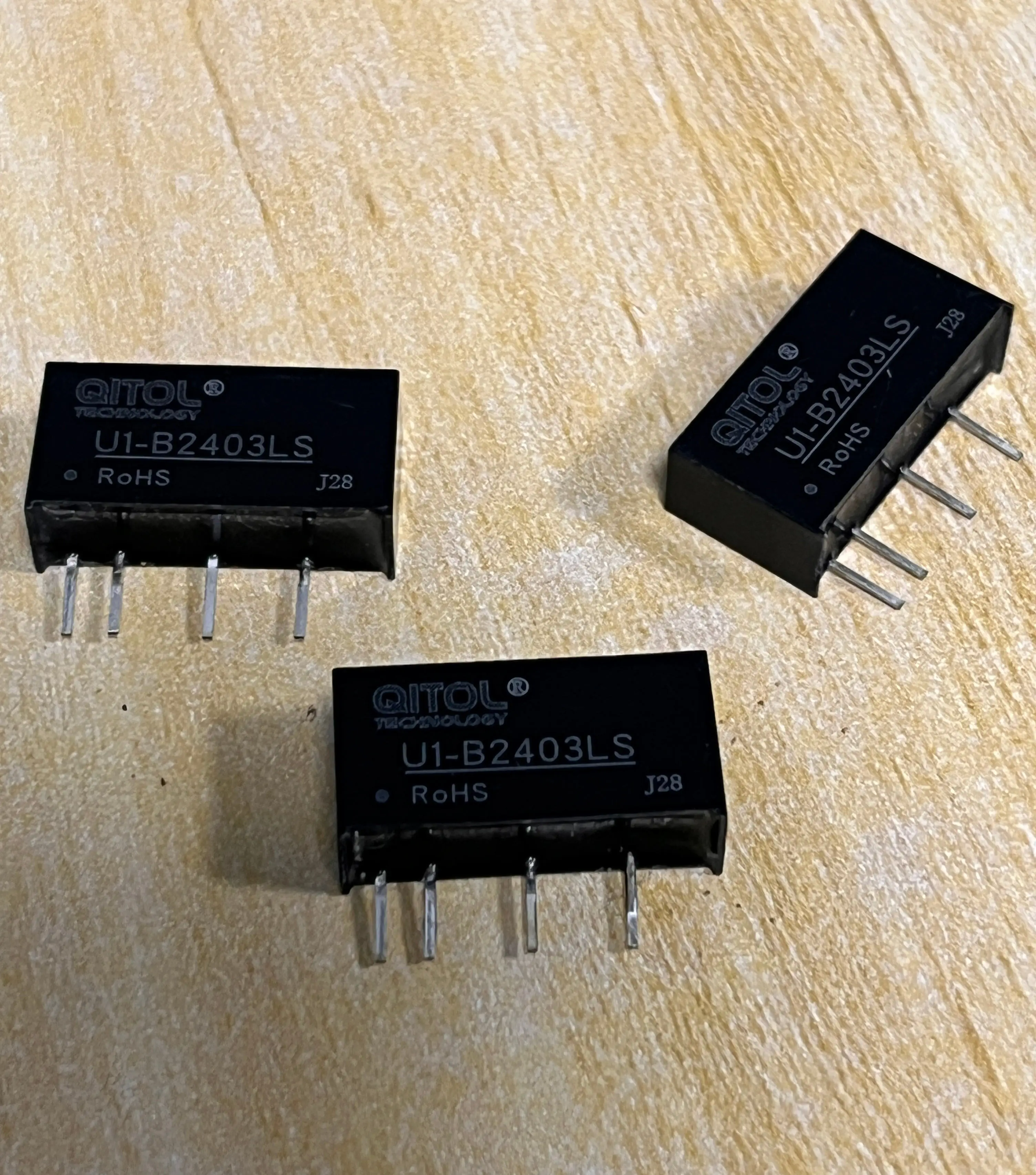 

1W B2403LS-1WR3 U1-B2403LS DC-DC Power Converter 324V TO 3.3VDC Miniature Step-Down Switching Disconnector Module Active Compone