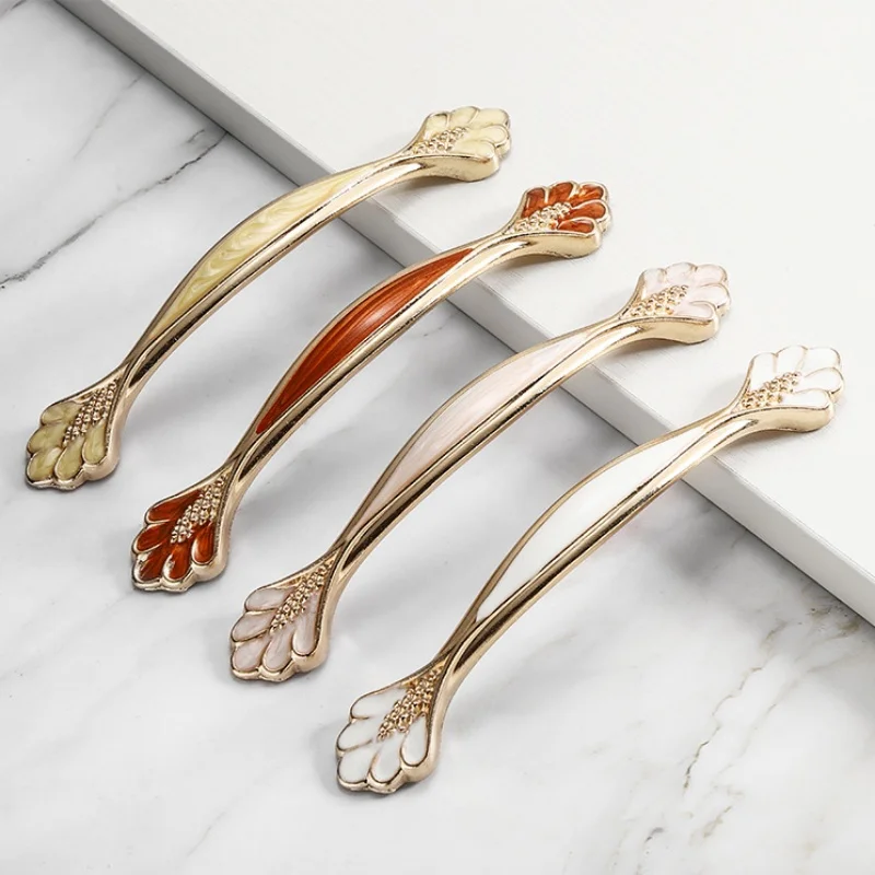 European Style Aluminum Alloy Furniture Handles Multi-Color Curved Kitchen Cabinet Drawer Handles Sideboard Pulls