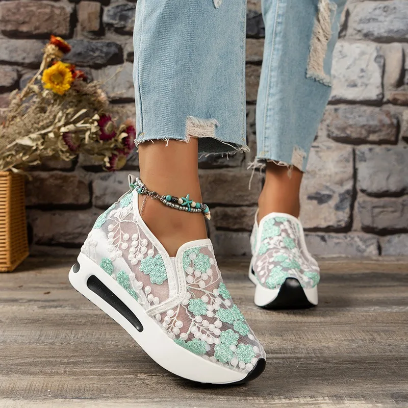 

2024Women Shoes Flower Embroidery Lace Mesh Shoes Trend Hollow Out Wedges Shoes Lightweight Casual Sneakers Elegant LoafersShoe