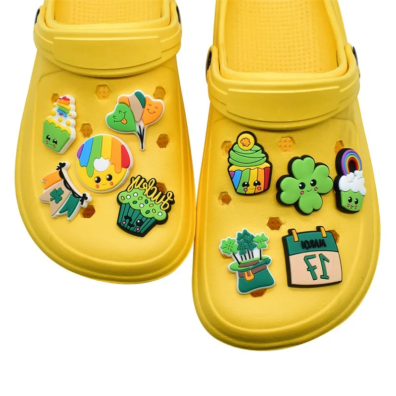 Accessoires de chaussures d'ornement de dessin animé, caoutchouc souple, personnalité bricolage, Saint kk