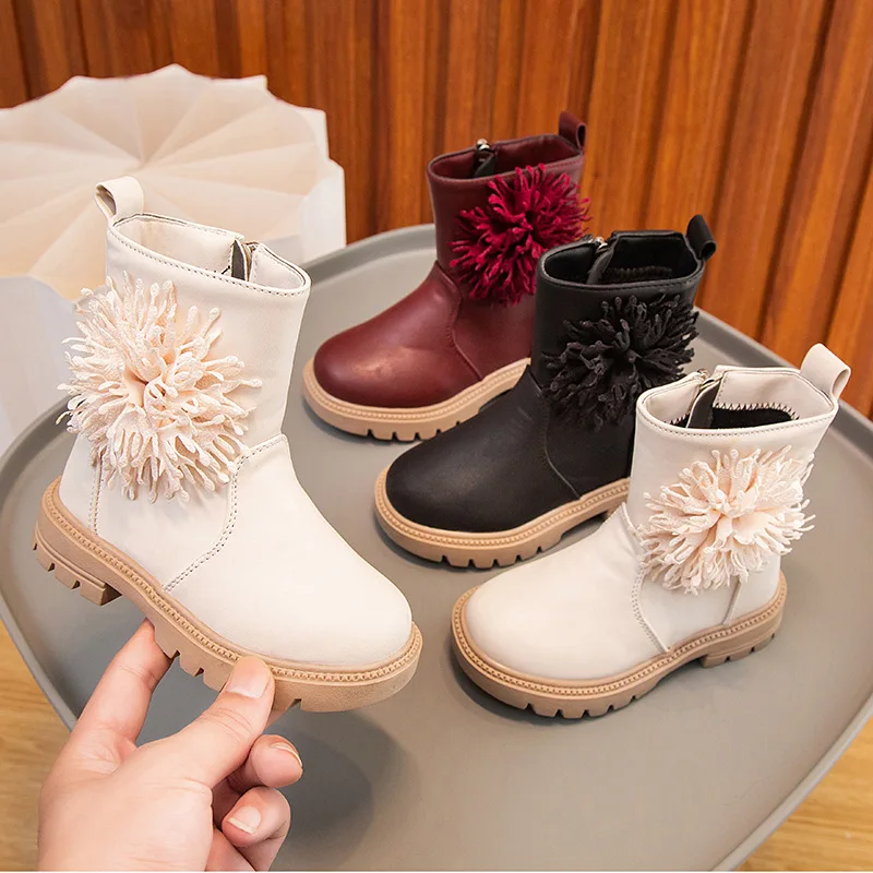 

Girl Leather Boot 2025 Winter New British Style Mid Tube Flower Cute Child Boots Fashiona Princess Bottom Warm Girl Short Boot