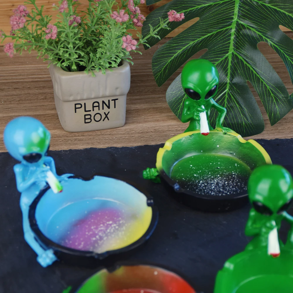 Exquisite Alien Creative Ashtray, Resin Ashtray,Portable Resin, Starry Sky, 1 Pc