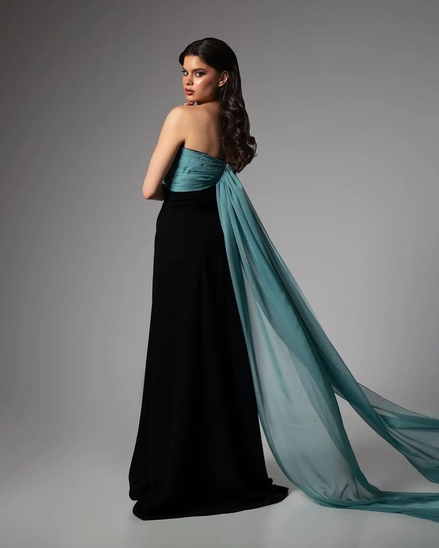 Customized Elegant Black Jersey Green Chiffon Panel Train Evneing Dress A-Line Strapless Zipper Back Special Occasion Gowns 2025