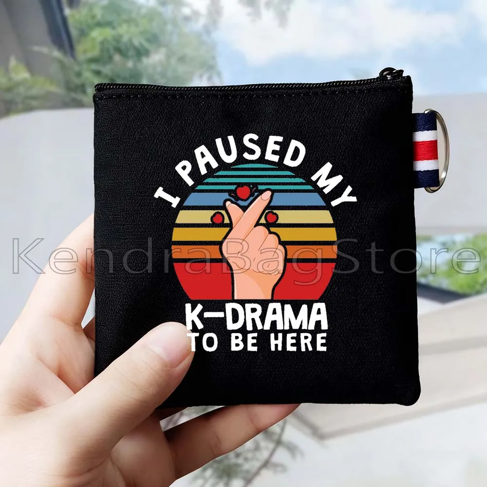 

Kpop Lover K-Drama Графика Южная Корея Холщовый кошелек для монет Сумка для губной помады Ключ для хранения карт Сумка на молнии Маленький портативный кошелек
