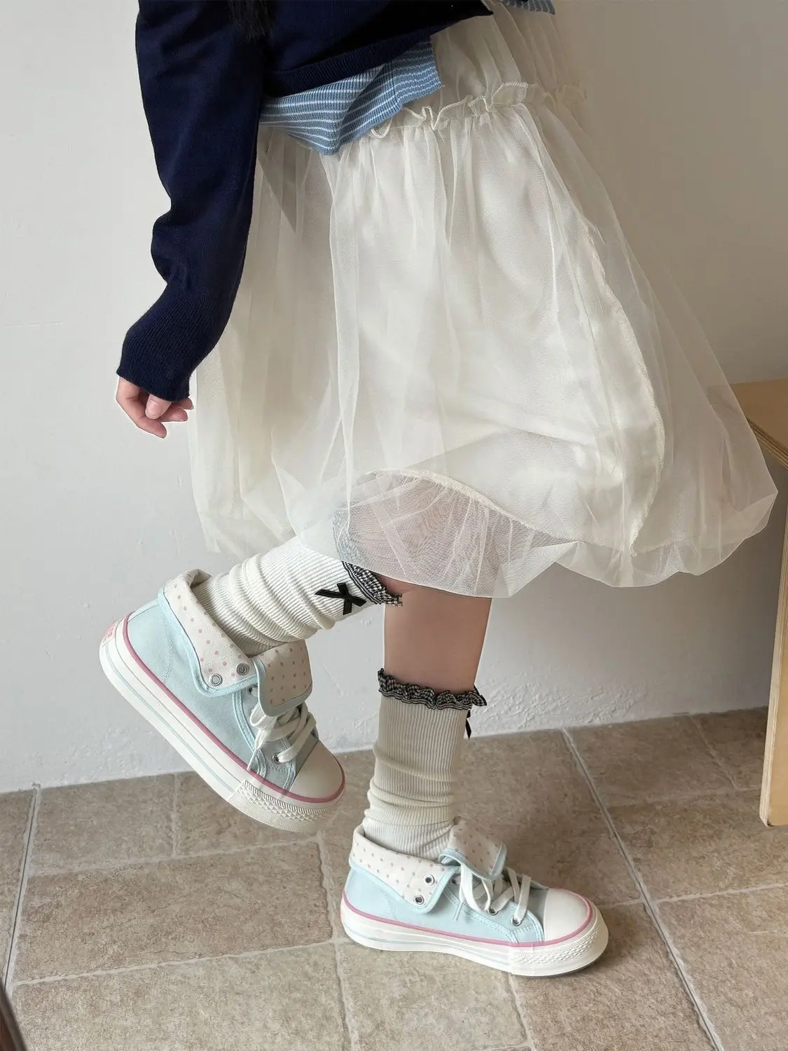 Neue High Help Canvas-Schuhe mit Punkten, Damen-Freizeitschuhe, vulkanisierte Sneakers, bequeme Sport-Walking-Plattform-Flats für den Frühling. – Detail 5