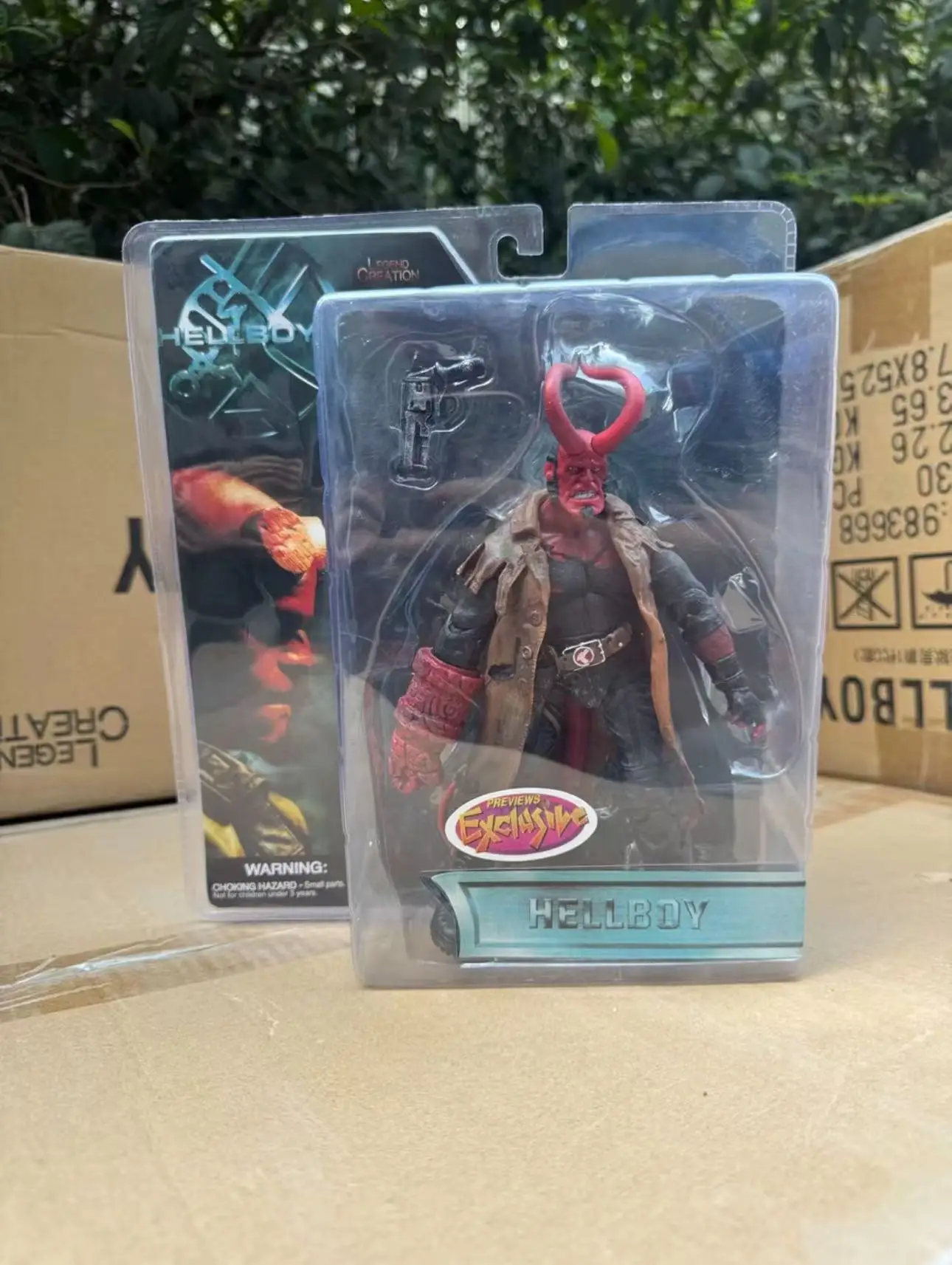 MEZCO Hellboy HELLBOY 7-inci Hands-on