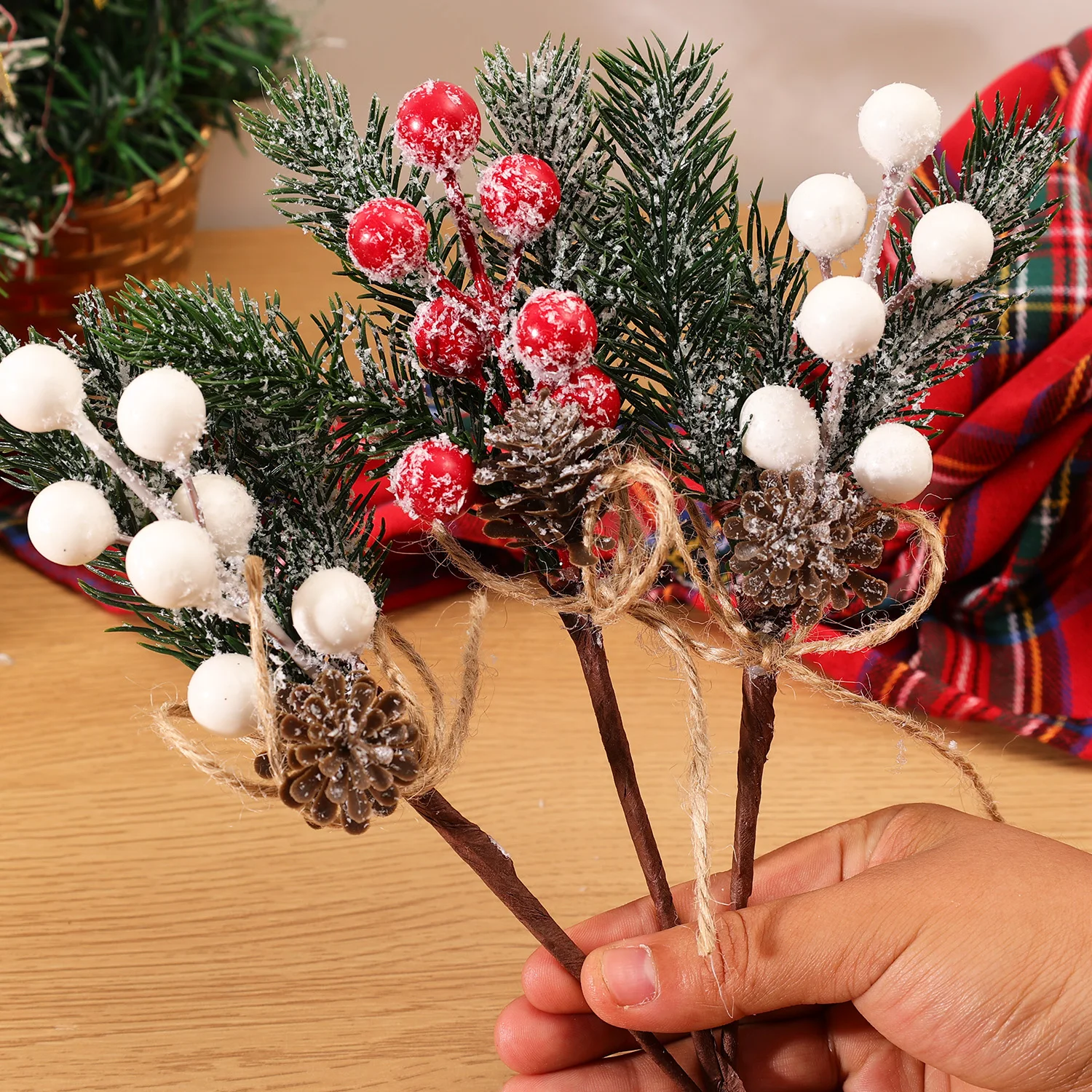 الاصطناعي هولي بيري الصنوبر فروع عيد الميلاد الحلي وهمية بيري باقة Crafts بها بنفسك الحرف شجرة عيد الميلاد إكليل عطلة الديكور الهدايا