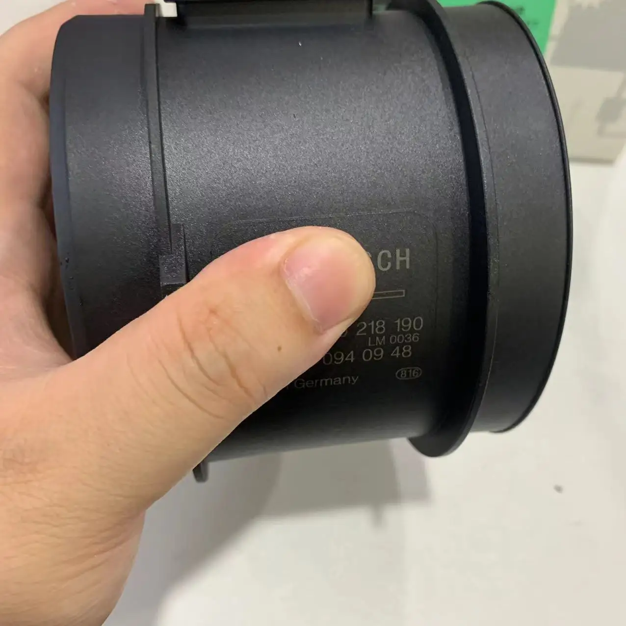 

Новый датчик массового расхода воздуха AADD-A2730940948 (2730940948) для Mercedes-Benz W203, W204, W211, W212, W221 (2730940848, 2730940648, 273094)