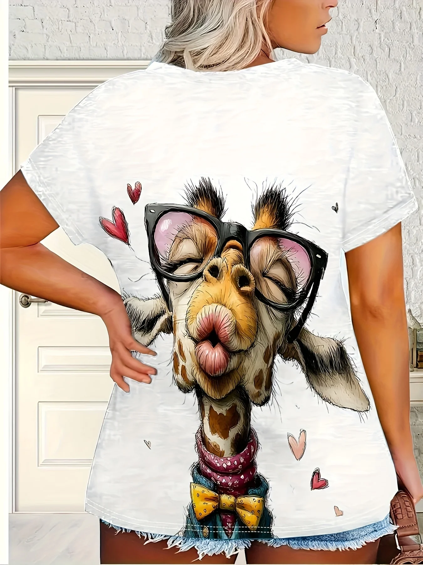 Women T‑Shirt Funny Kissing Giraffe With Glasses Bandana Bow Tie Heart Animal Print Short Sleeve Crew Neck Casual Tops