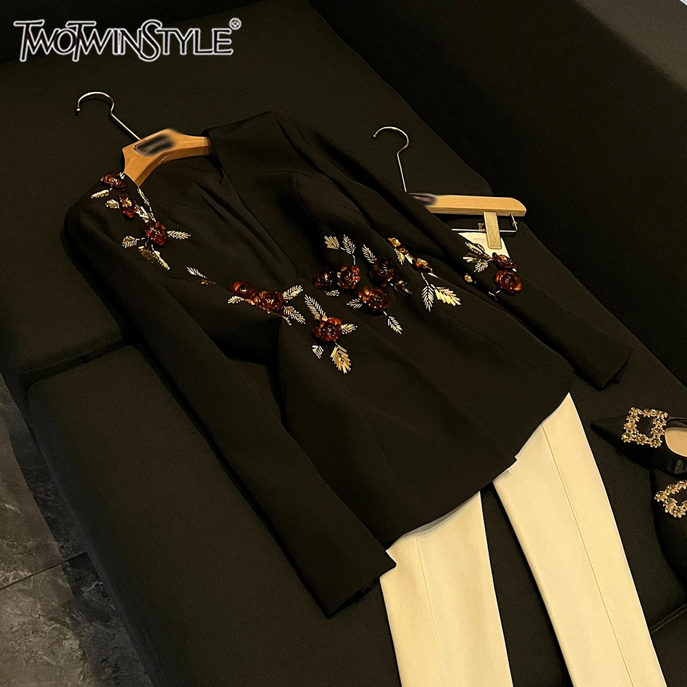 

TWOTWINSTYLE Designer Spliced Appliques Slimming Blazers For Women Round Neck Long Sleeve Chic Coat Female Fashion New KJA533200