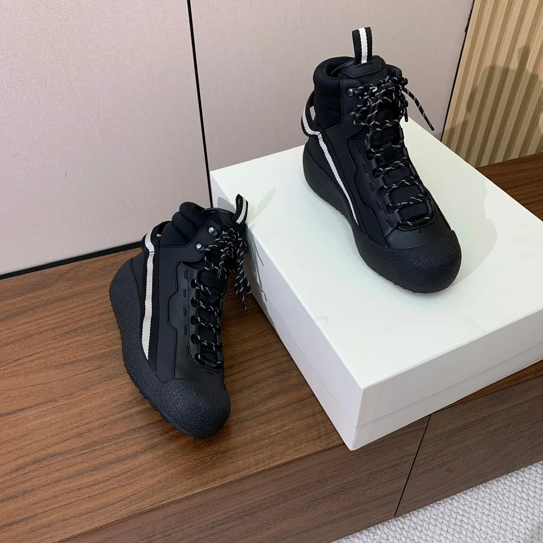 

2020 fashion latest casual shoes with detachable socks inside, durable and versatile