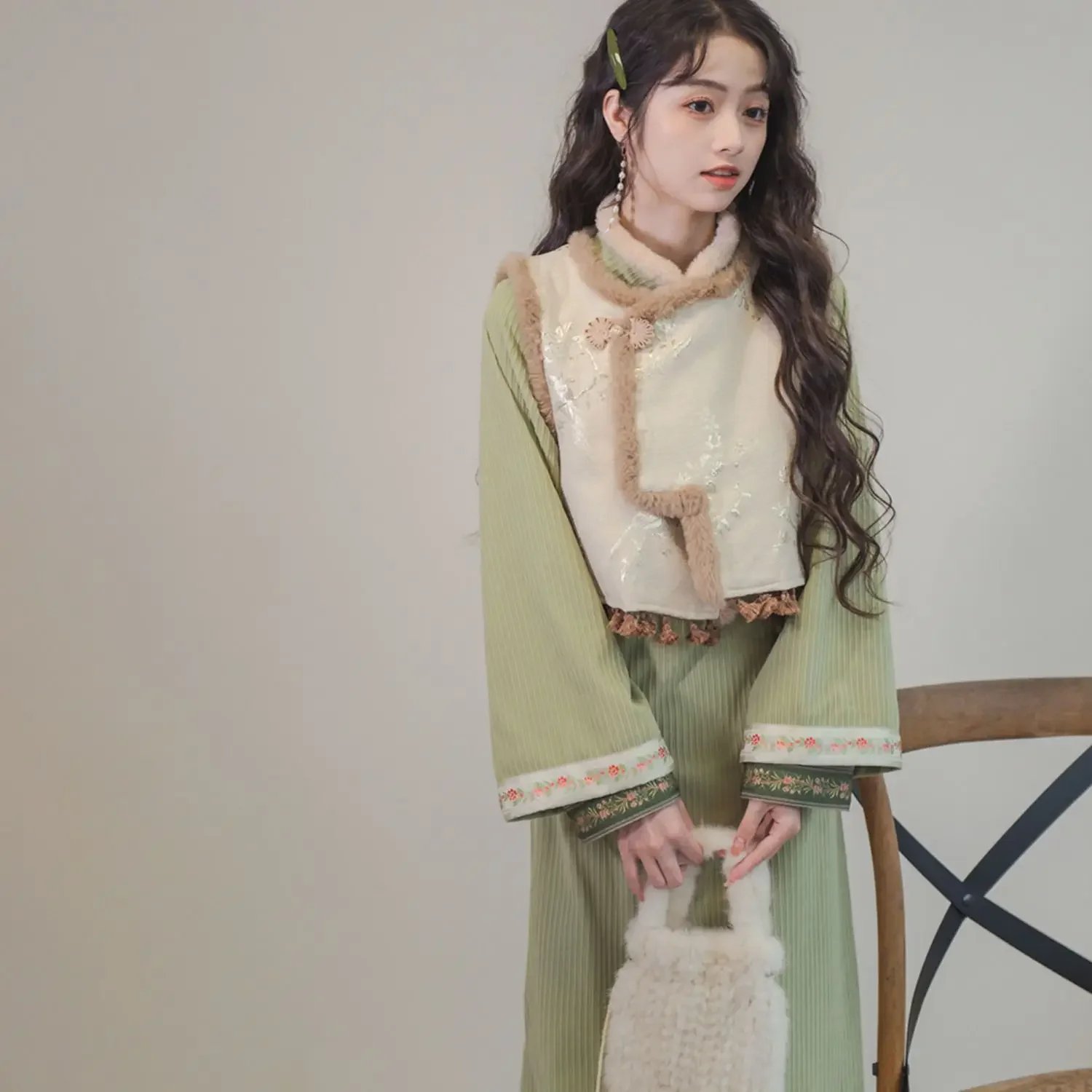 Autumn Winter Chinese Traditional Green Stand Collar Thickened Warm Cheongsam Dress Suit with Raw Edge Vest Women Modern Qipao