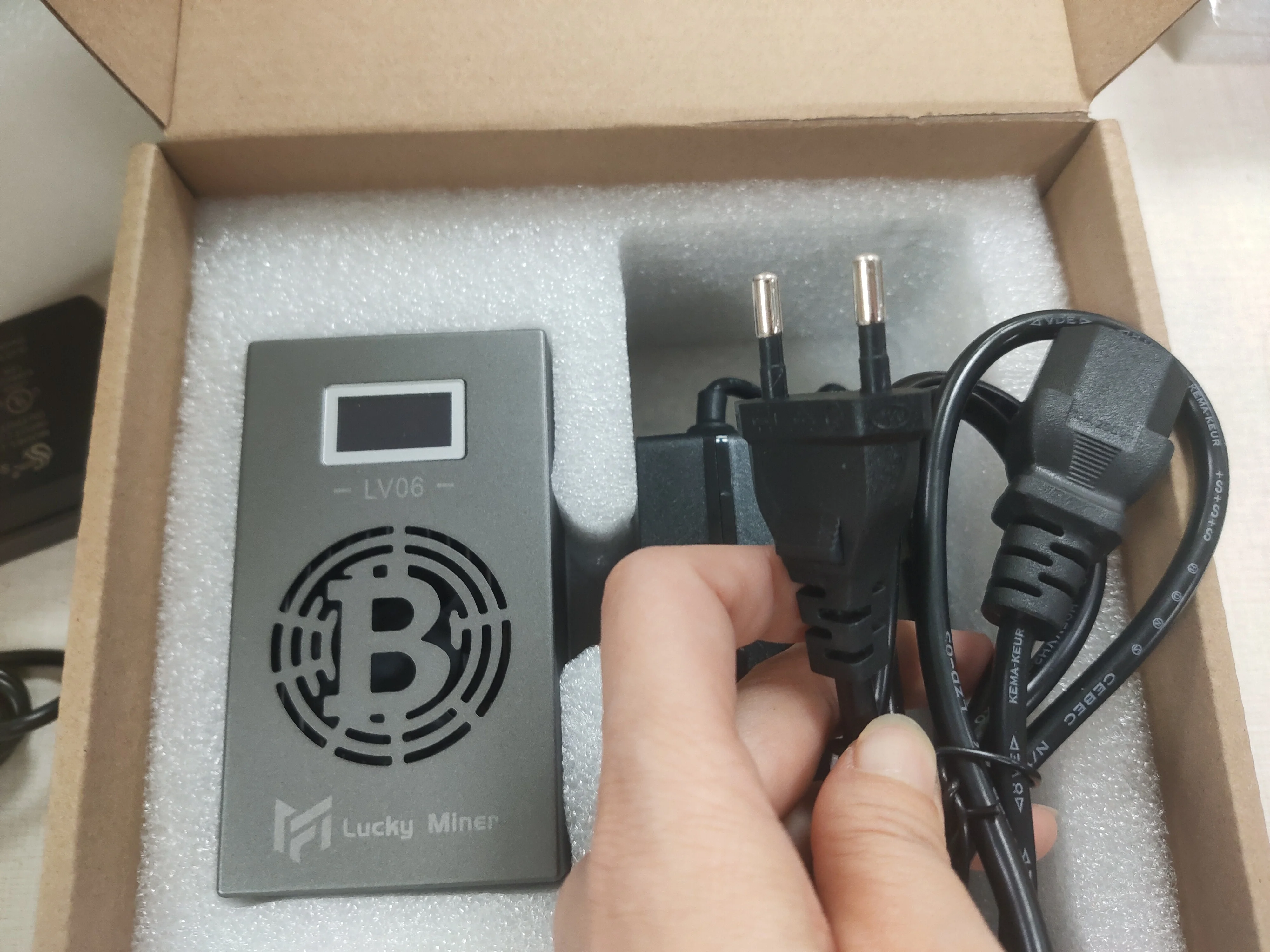 Lucky Miner Lv06 btc miner machine SHA256 bsv btc bch dgb 504GH/S Lottery miner asic mining crypto minermining machine