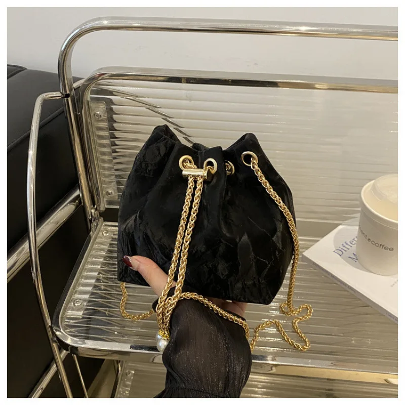 2024 Simple Fashion Large Capacity Autumn Fashion Chain Trend Solid Color Shoulder Bag Women's Backpack