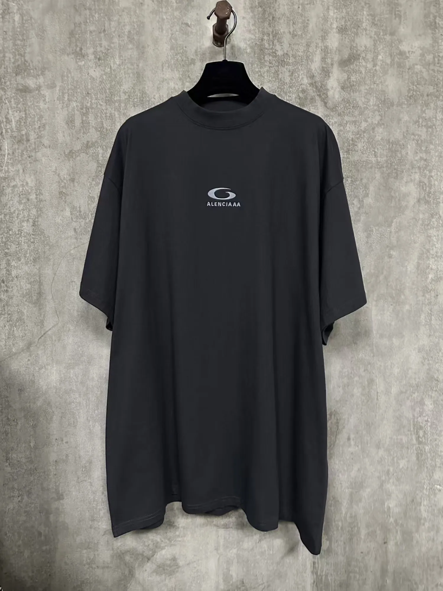 

Paris Pure Cotton T-irt 2026 Summer New Faion Letters Loose ort Sve Men's Casual Breathable round Ne Top