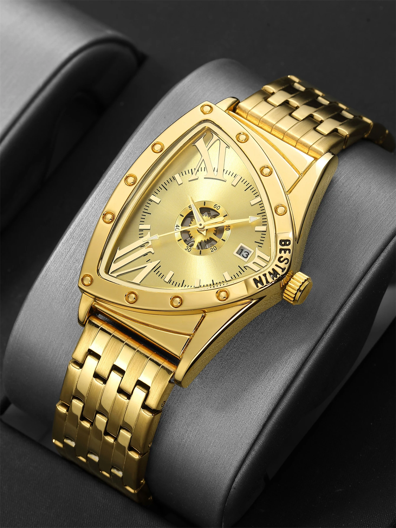 2023 Luxury triangle men's watches unique trend men's watches quartz clock non-mechanical waterproof men's watches Relogio Homem