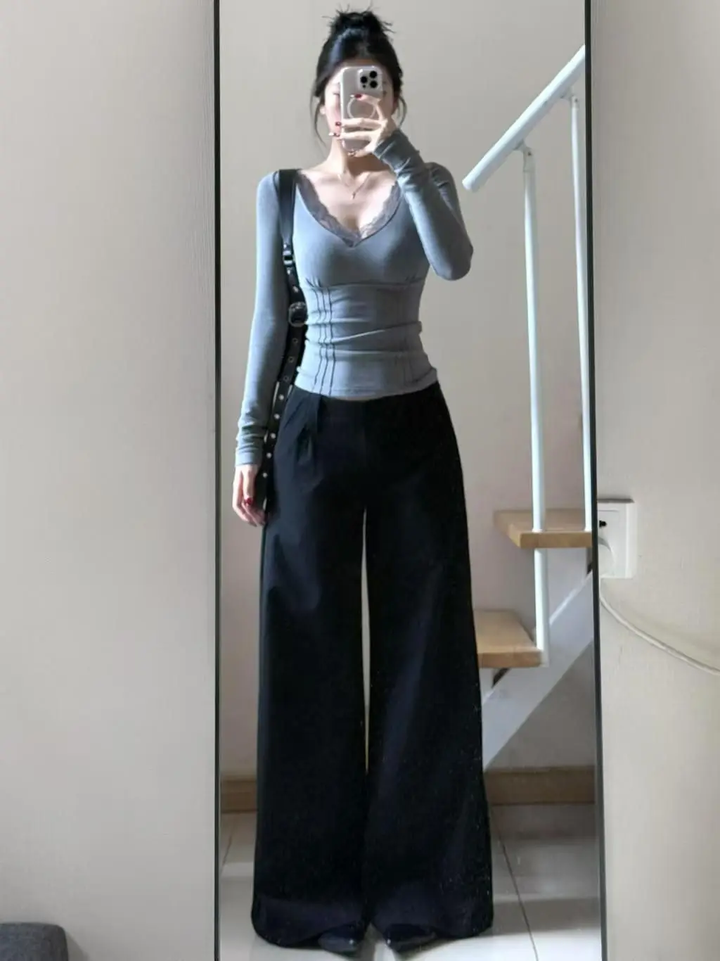 長袖 T シャツ タイト レディース 春 プリーツ裾 フレンチ ロマンチック フェミニン ガール 美しい フリル レイヤー ソフト ディテール ストリートウェア