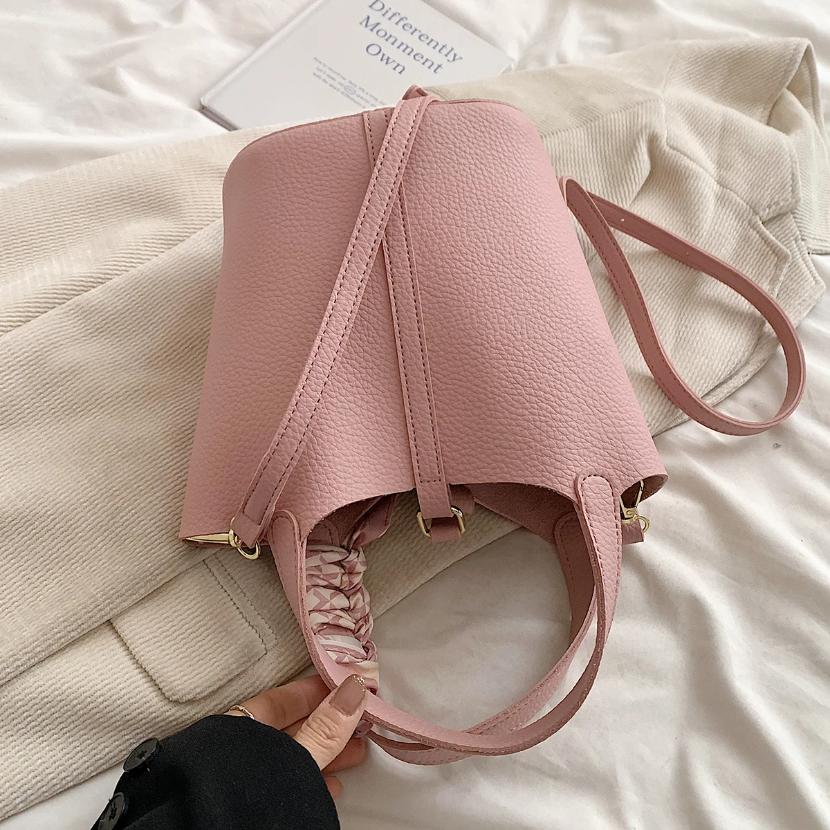 2025 New Vegetable Basket Women's Bag Mother-In-Law Bag Bucket Bag Large Capacity Commuter Handbag Hand Bag Crossbody Bag for Women