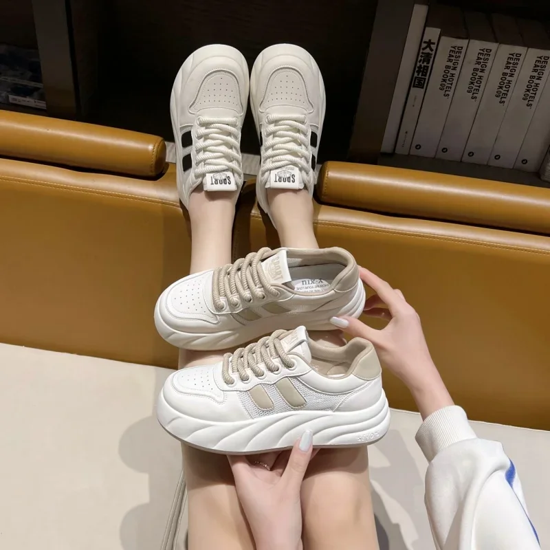 2024 Sneakers bianche da donna autunno stringate fondo spesso appartamenti Casual antiscivolo scarpe sportive da passeggio all'aperto Sapatos Femininos