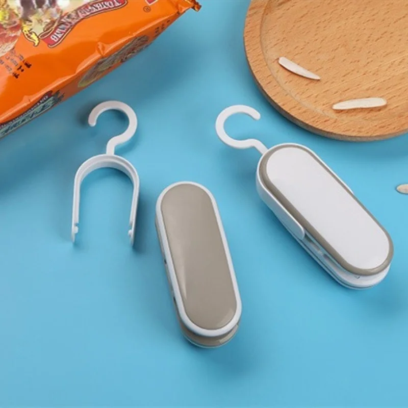 1 Pack Sealing Machine Mini Portable Sealing Clip Hand Pressure Heat Sealing Machine Food Fruit Snacks Preservation Small Tools image 5