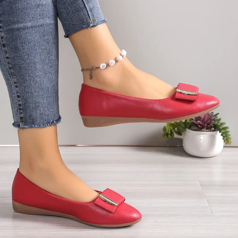 2024 New Ladies Shoes Shallow Women's Flats Fashion Metal Decoration Casual Flats Women Hot Sale Plus Size Solid Flat Low Heels