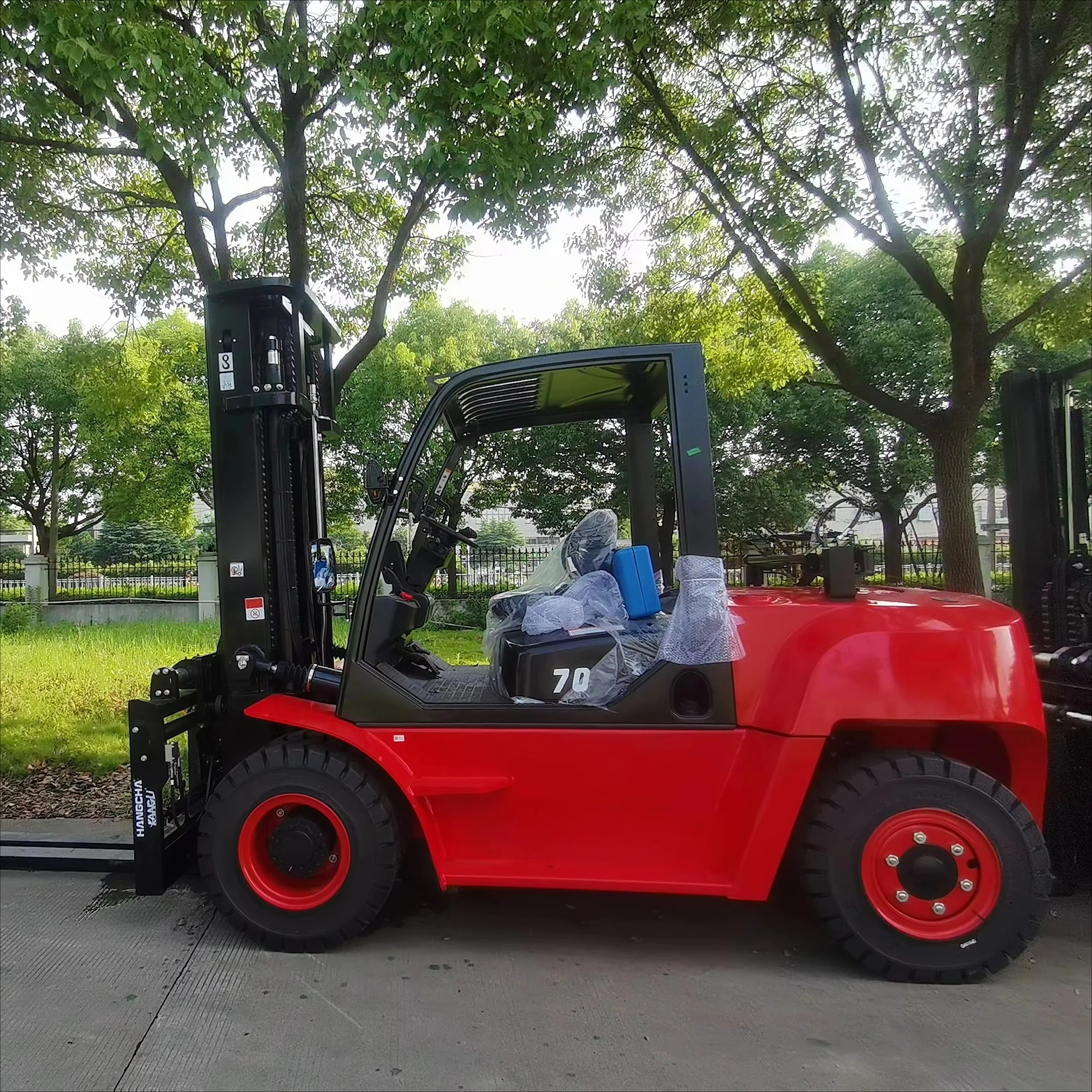 

YG Customized Montacargas Combustion Interna Pneumatic 5T 7T LPG Dual Fuel Diesel Forklift
