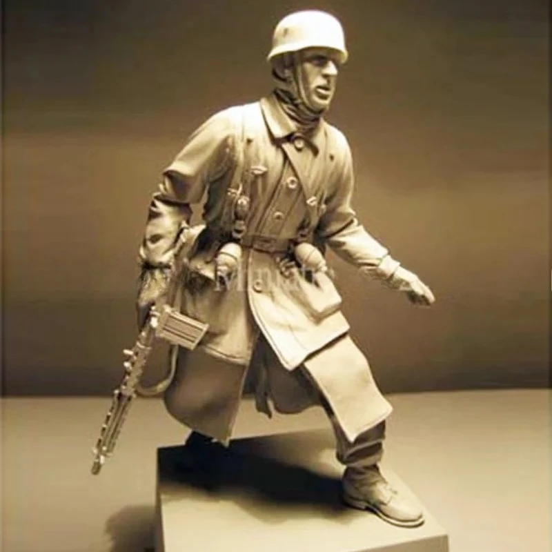 

1/16 Scale DieCast Resin Figure Model Kit WWII Paratrooper Soldier Unassembled and Unpainted No Base
