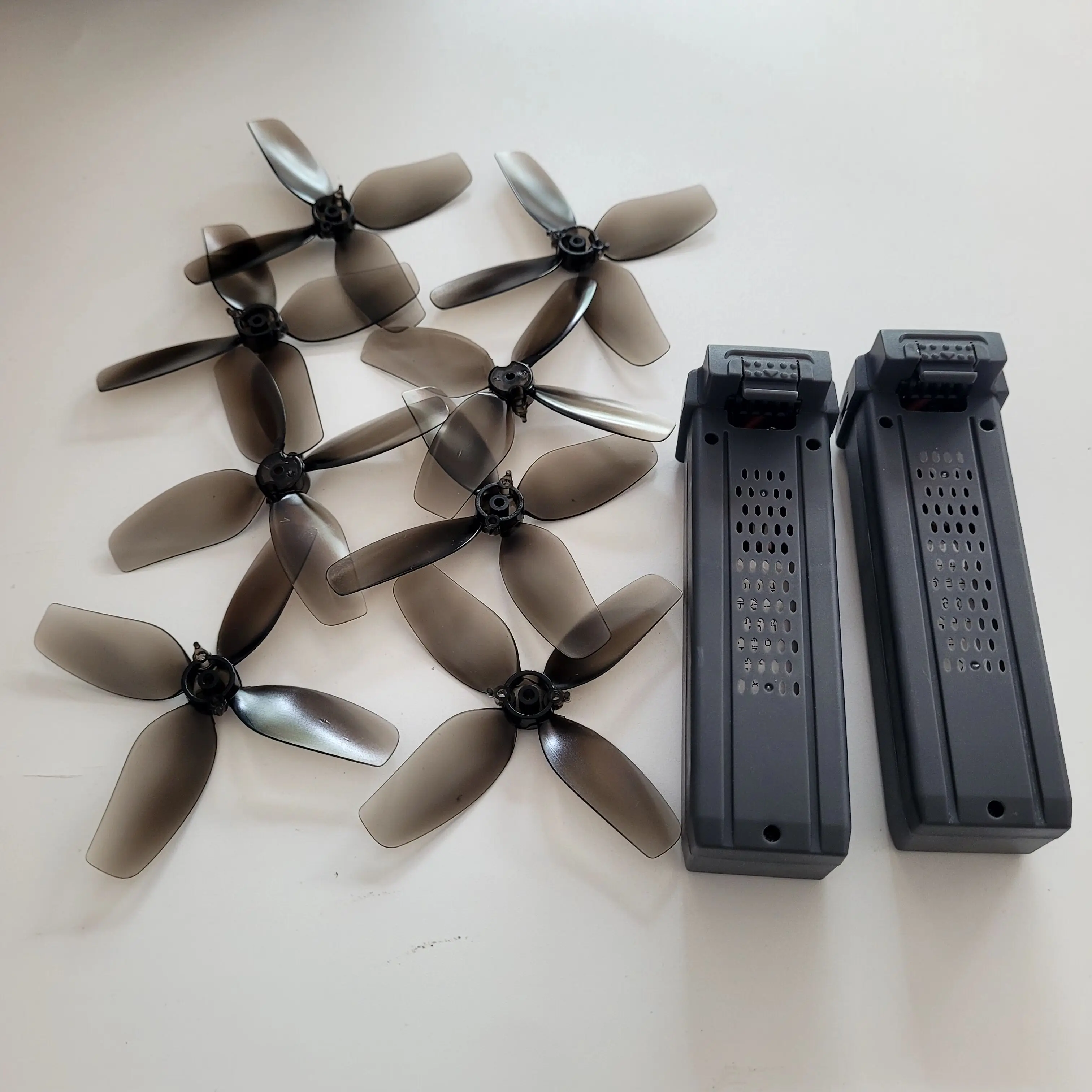

Original S156 Drone Battery Spare Part with Propeller Blade Wing Maple Leaf for RC Drone Quadcopter S156 Accessory