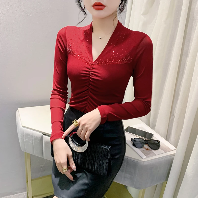 2024 New Fall Winter European Clothes T-Shirt Chic Sexy V-Neck Draped Patchwork Shiny Diamonds Women Tops Long Sleeve Tees 31116