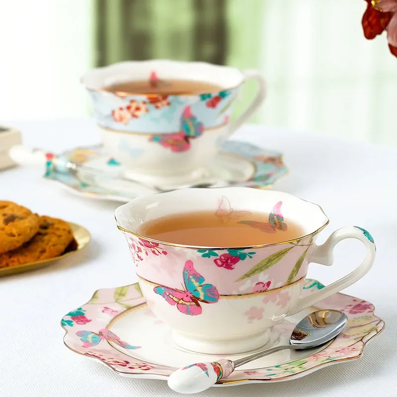 

Pink Coffee Set Petite Bone China Cups Floral Tea Trio European Dessert Plates Cute Afternoon Service Gift For Girls Collection