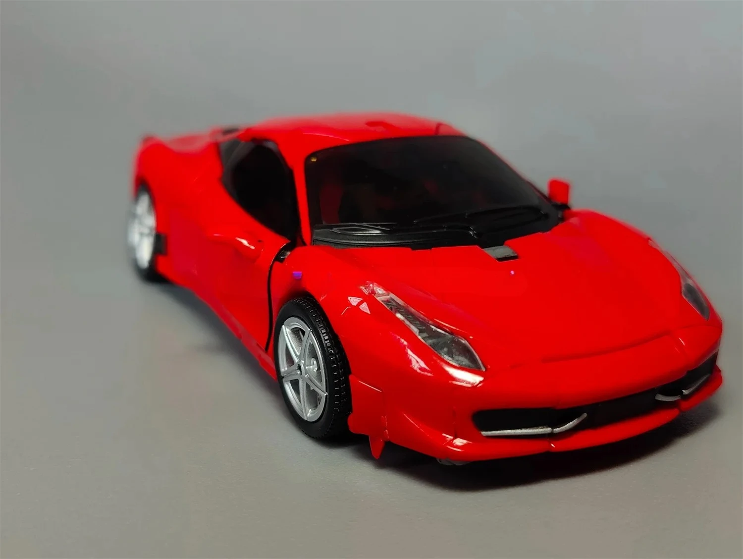 

В наличии UniqueToys Трансформеры Оригинальная игрушка UT-R06 UTR06 Динозавр Red Dasher MPM Фигурка