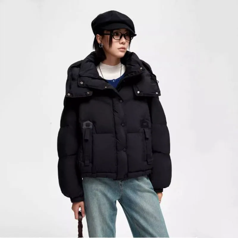 معطف نسائي من White Duck Down لعام 2025 سترات شتوية جديدة سميكة للنساء مع قلنسوة ومزاج فضفاض قصير سترات نسائية H568