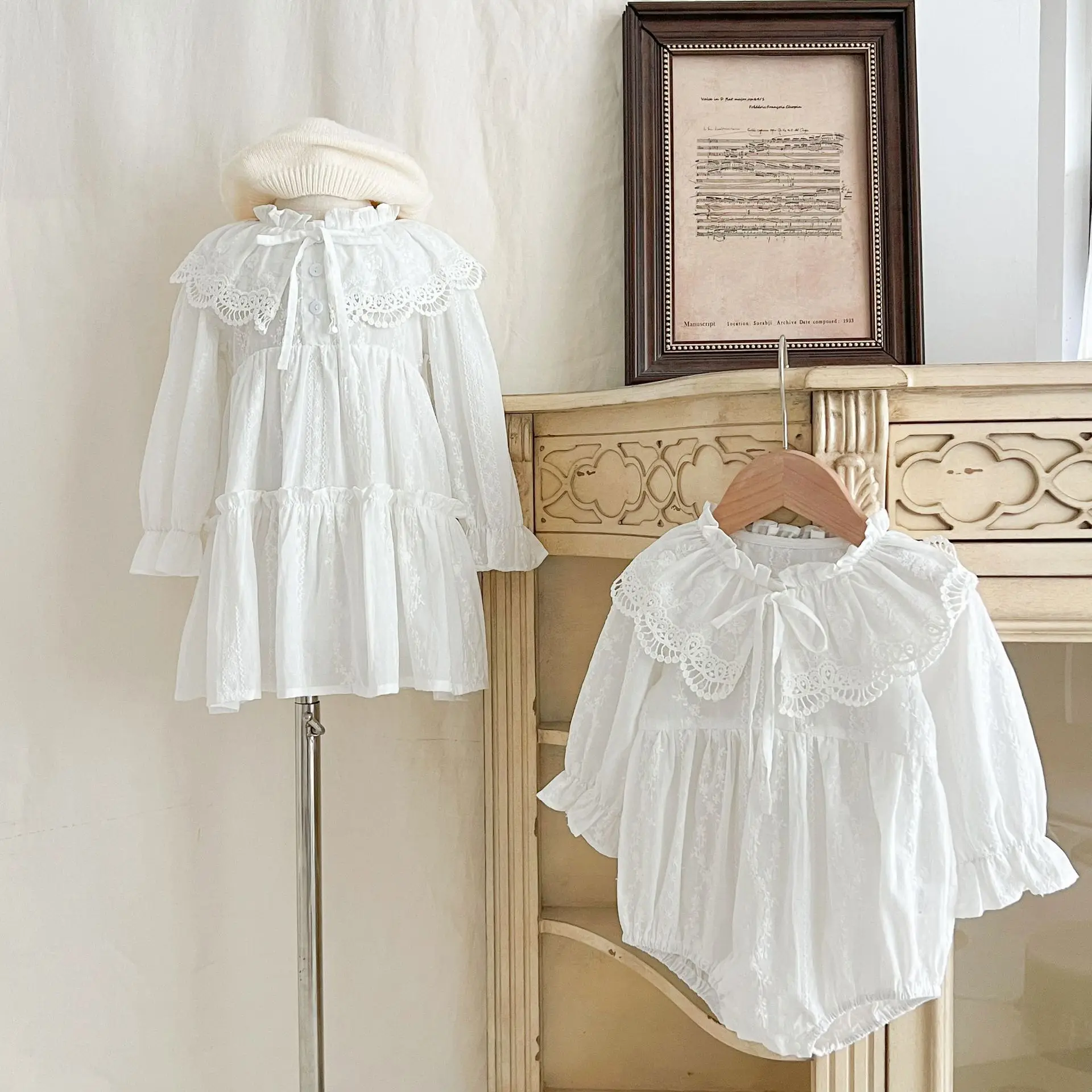 

Spring Baby Girls Long Sleeve Sweet Sisters Embroided White Dress Autumn Infant Rompers Kids Baby Girls Princess Clothes Rompers