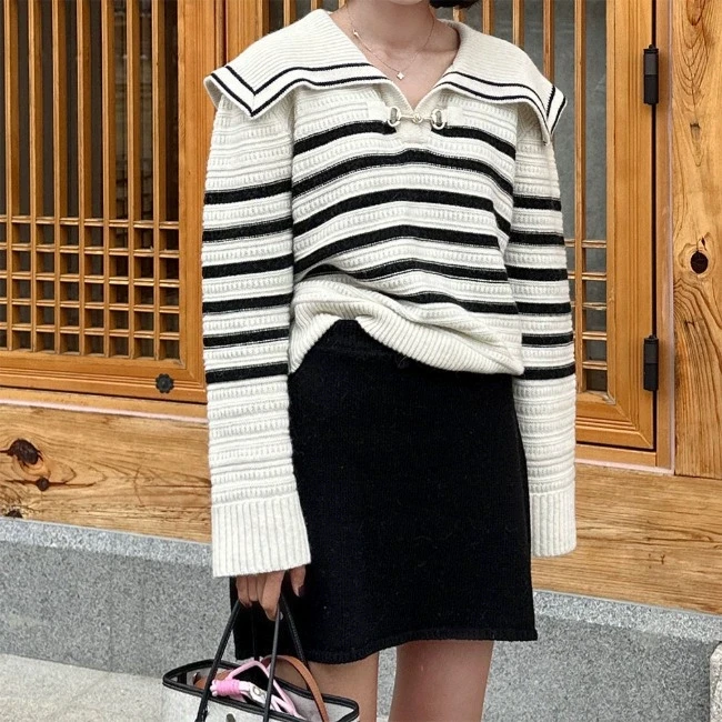 

Loose Women's Knitted Sweater Chic Large Collar Stripe Simple Faion Slimming Big Flap Casual Ele Age-Defng Top