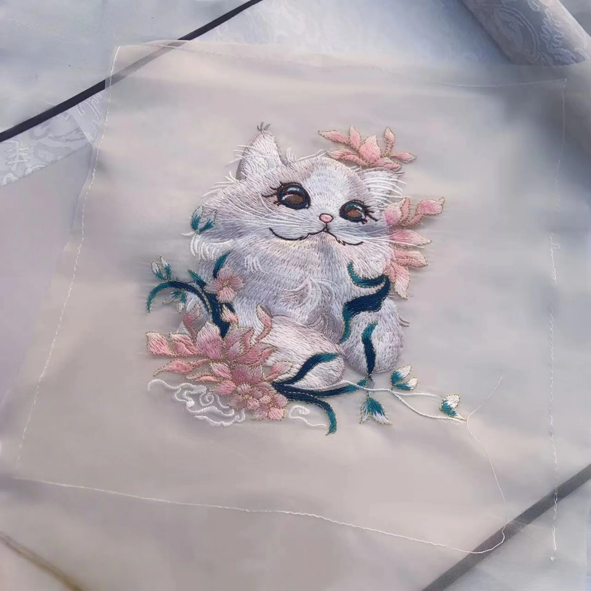 

16x16cm Exquisite Embroidered Fabric with Ragdoll Cat Floral Designs for Chinese Style Fans Lanterns Hanfu Accessories and